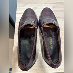Sebago classic loafer ladies 11 in rich wine leather.